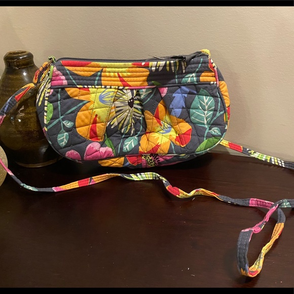 Vera Bradley Handbags - Vera Bradley crossbody